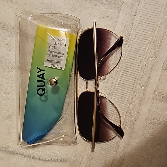 Quay Polarized Sunglasses - Picture 9 of 11